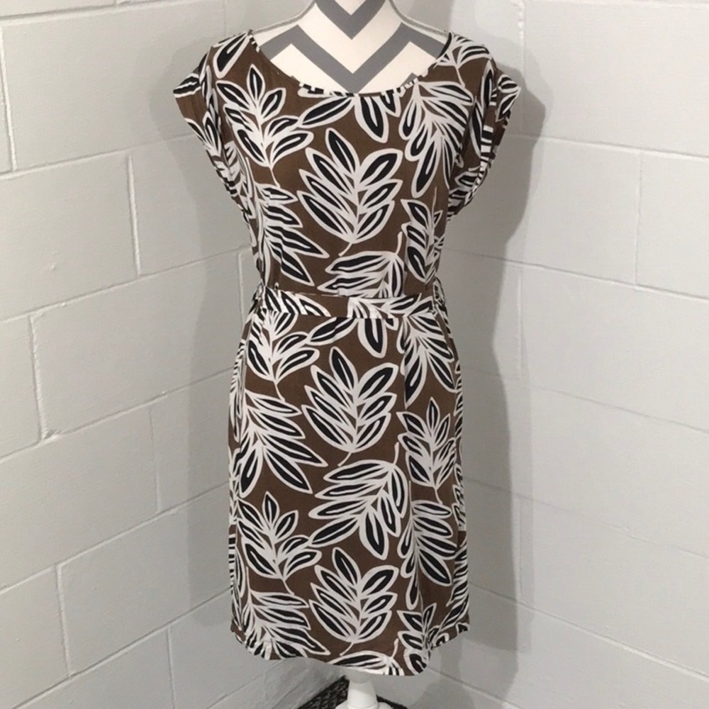 MONROE & MAIN BROWN FERN SHEATH DRESS, Size Medium